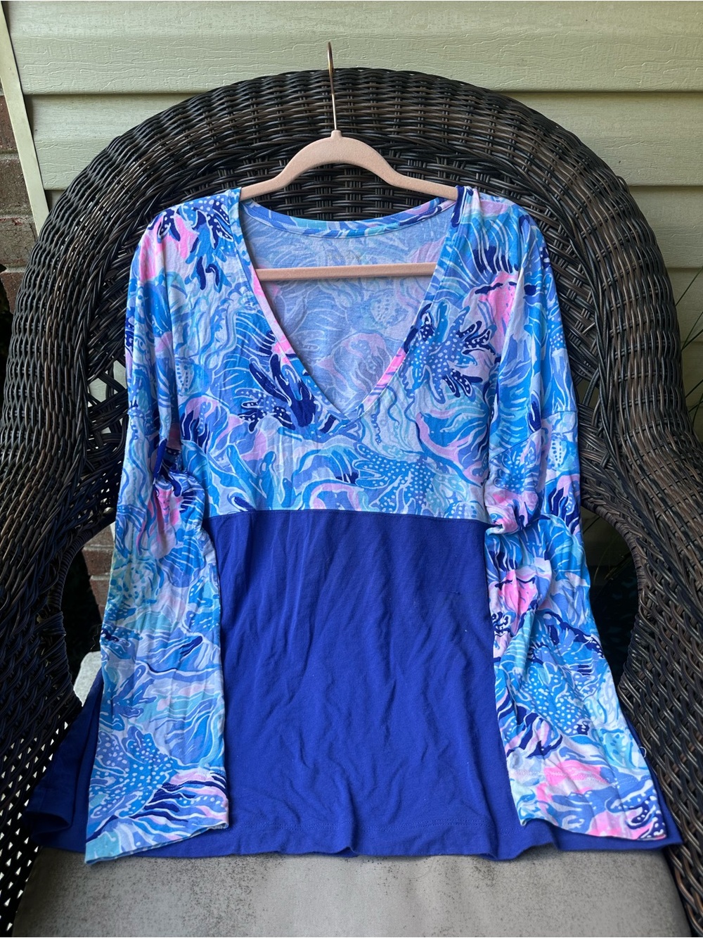 Lilly Pulitzer Finn V-Neck Tee Top Saltwater Blue Shade Seekers L